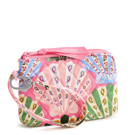 Clip & Zip Wristlet: Cottage Shells