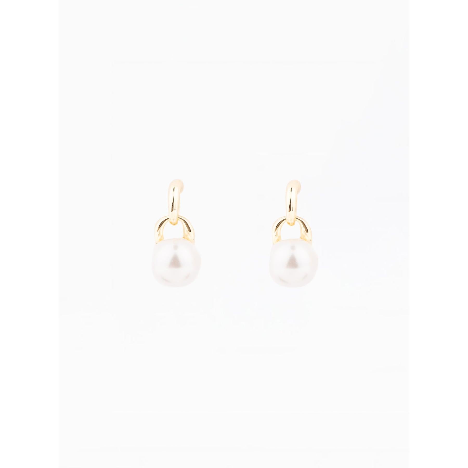 Modern Muse Pearl Earrings