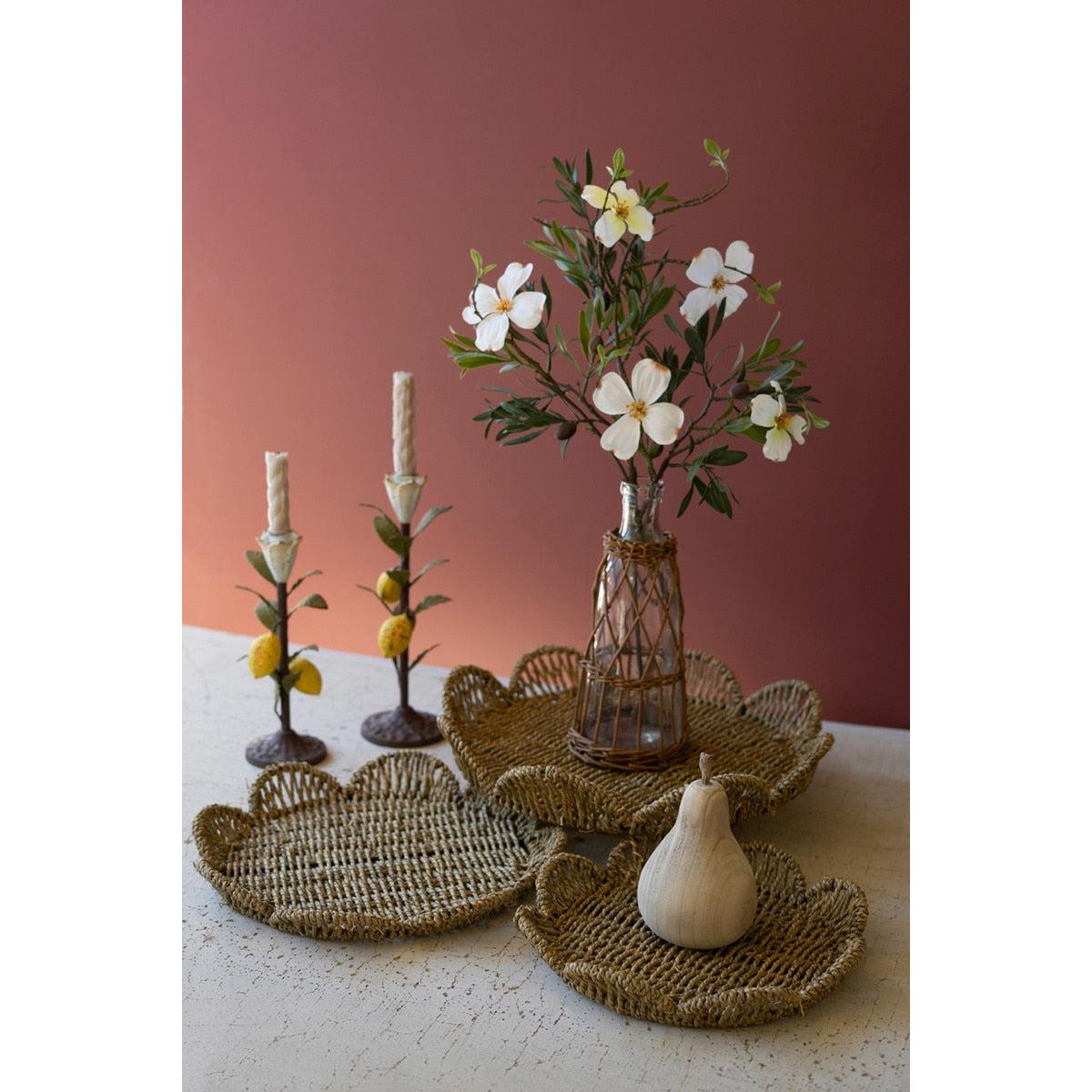Medium Flower Shaped Woven Seagrass Tray