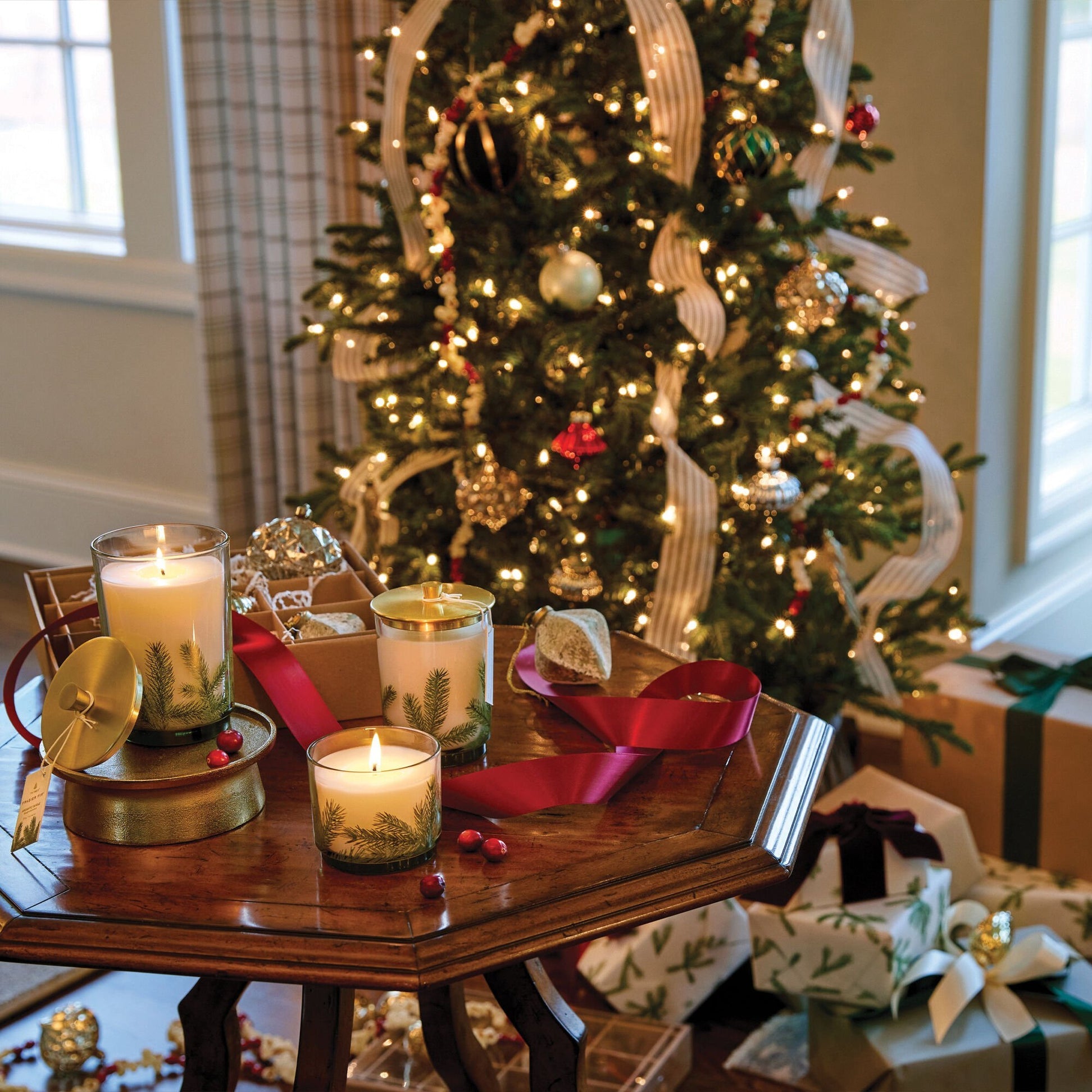 Thymes Frasier Fir Heritage Medium Pine Needle Luminary