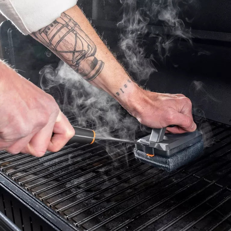 Traeger BBQ Steam N' Clean