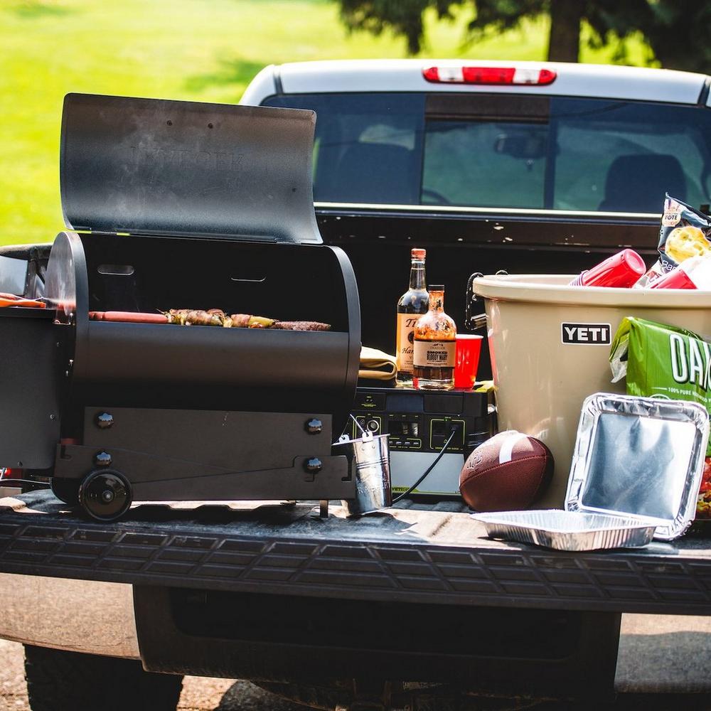 Traeger Tailgater 20